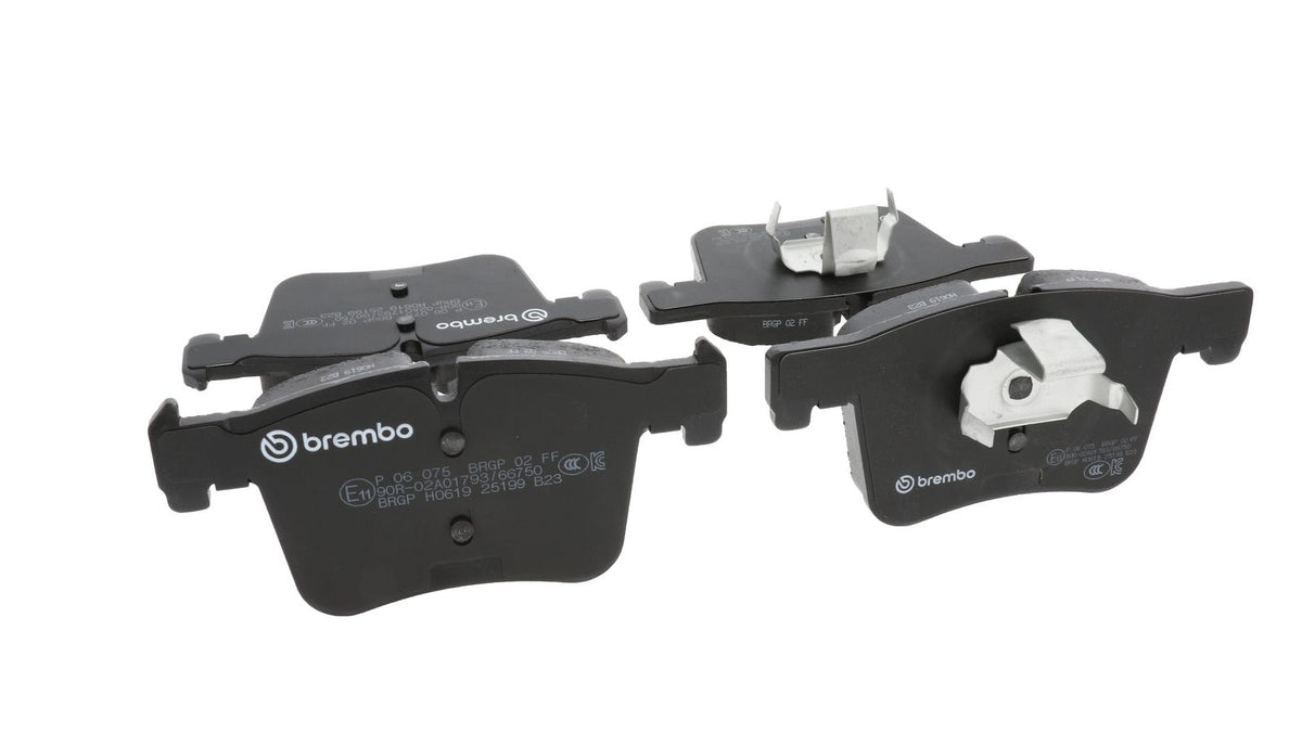 PRIME Low-Met Front Disc Brake Pad Set - P06075_15
